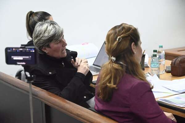 Abogada, condenada a 3 años de cárcel por tentativa de fraude en proceso de naturalización - Nacionales - ABC Color