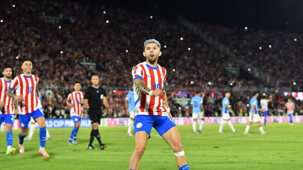 Postales del penúltimo combo albirrojo en las Eliminatorias