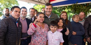 El presidente Peña entrega viviendas a 87 familias de Central y anuncia más obras y sueños cumplidos • PARAGUAY TV