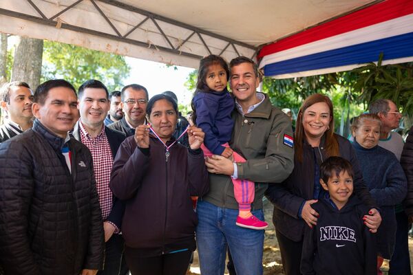 Gobierno del Paraguay transforma vidas con la entrega de viviendas dignas en Central
