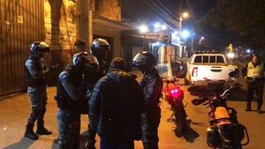 Trece adictos demorados en Luque •