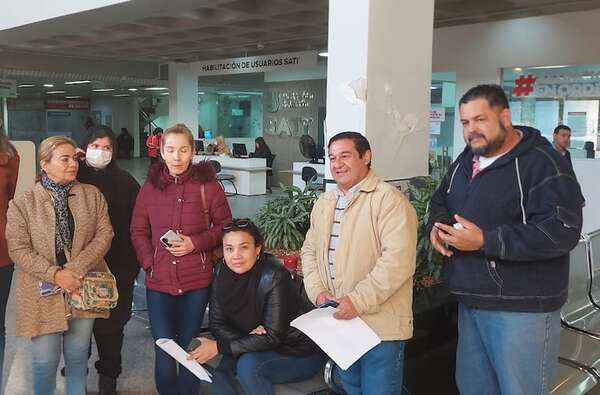 Nenecho incumplió plazo para pago de salarios y funcionarios amenazan con parar servicios - Nacionales - ABC Color