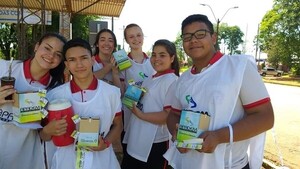Apadem recibe millonario aporte y renueva compromiso solidario