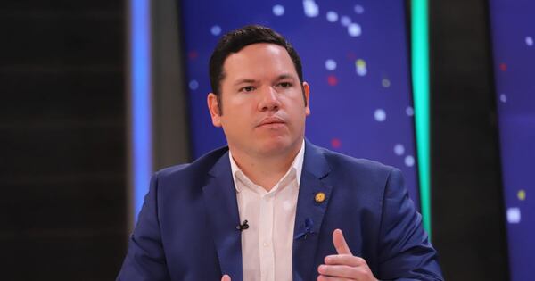 La Nación / Diputado Aguilera acusa a la oposición de doble discurso ante intervenciones municipales