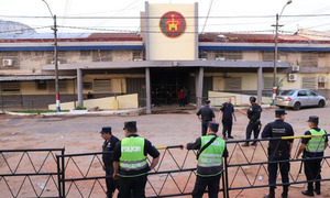 Descubren a policía con marihuana en su campera durante guardia en Tacumbú - OviedoPress