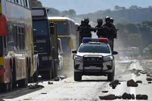 Crisis en Bolivia: al menos dos policías murieron en choques con seguidores de Evo Morales