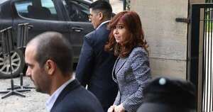 La Nación / Abogados de la exmandataria argentina  condenada pidieron que cumpla la pena en su domicilio