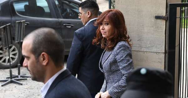 La Nación / Abogados de la exmandataria argentina condenada pidieron que cumpla la pena en su domicilio