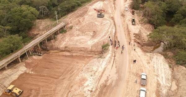 La Nación / Ruta PY12: puente sobre el río Negro registra un avance de 60 %