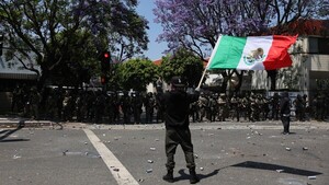 Mayor organización proinmigrante de Los Ángeles se defiende de acusaciones por protestas