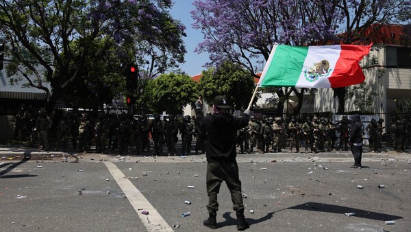 Mayor organización proinmigrante de Los Ángeles se defiende de acusaciones por protestas