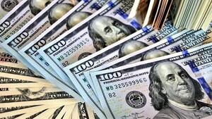Baja calificación de Moody´s afectó al dólar