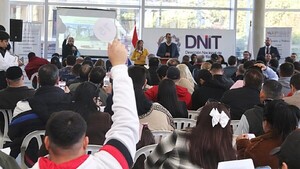 Más de 200 artículos son subastados por DNIT
