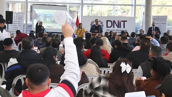 Más de 200 artículos son subastados por DNIT