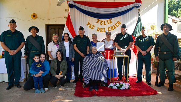 Ejército Paraguayo rinde homenaje a héroes vivientes de la Guerra del Chaco - .::Agencia IP::.