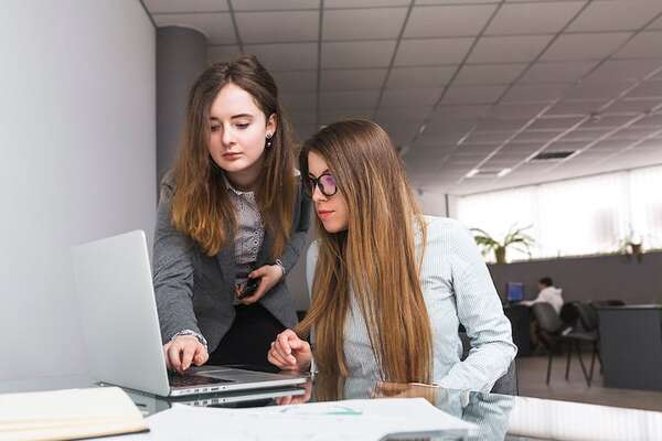 El ascenso de las mujeres generación Z rompe paradigmas - Negocios - ABC Color