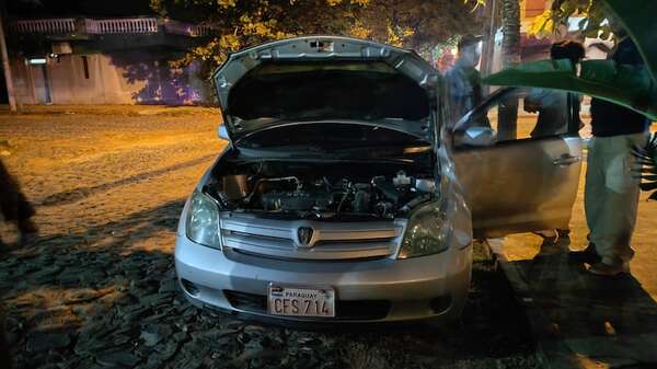 Recuperan auto que fue denunciado como robado hace un mes - Policiales - ABC Color