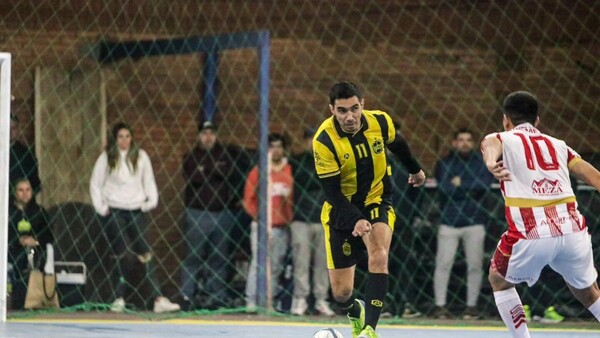 Atenas sigue con paso firme en la Copa de Oro