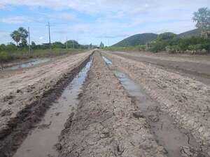 Pobladores de comunidades rurales de Fuerte Olimpo exigen la reparación de caminos - Noticias del Chaco - ABC Color