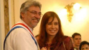 El mensaje de Fernando Lugo a Cristina: "Te persiguen porque saben que detrás de ti hay un pueblo valiente"
