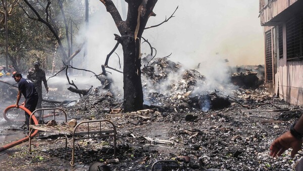 Hallan a un superviviente del accidente aéreo de Air India, confirman autoridades