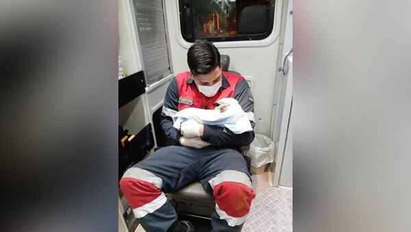 "Héroes de azul", bebé nace con ayuda de bomberos voluntarios en Encarnación
