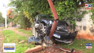 Adolescente intentó asaltar a conductor de bolt y chocaron contra una columna en Fernando de la Mora