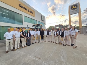 "Alfombra Amarilla" homenajeó al liderazgo femenino en la construcción