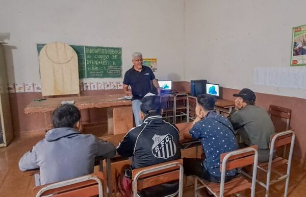 Proyecto “Tecleando mi Futuro”, da inicio en el Centro Educativo CDE