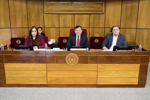 Comisión de Industria y Comercio organizó audiencia con herboristeros
