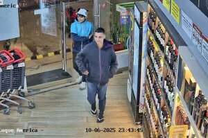 Sedientos maleantes caen por asalto a local comercial - Policiales - ABC Color