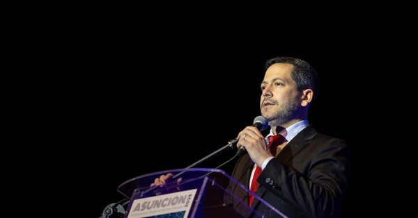 Latorre ningunea a Nenecho en público y crece la presión para que renuncie