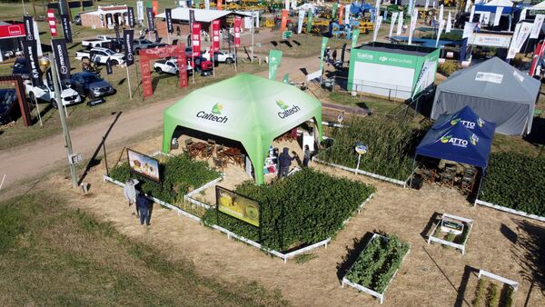 Caltech expuso en Expo Pioneros propuestas biológicas como soluciones alternativas y eficaces para el campo