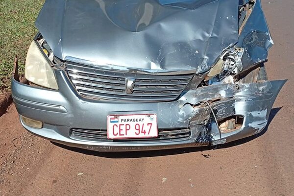 Borracho causa accidente y deja lesionada a embarazada y a un niño