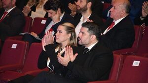 Nenecho destaca ante líder de ultraderecha española la nobleza del paraguayo