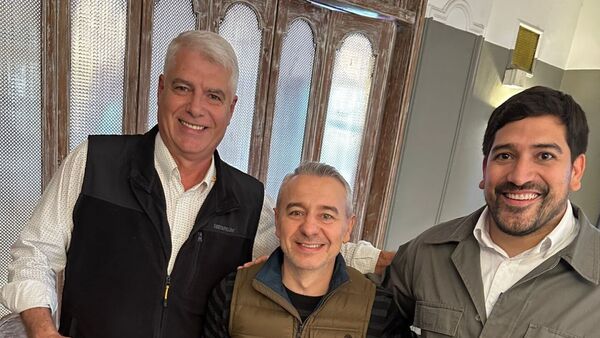 Dani Centurión oficializa su precandidatura a intendente de Asunción por la disidencia