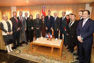 ¿Blanqueo a Nenecho?: “Cordial” reencuentro con diputados cartistas tras sugerirle la renuncia - Política - ABC Color