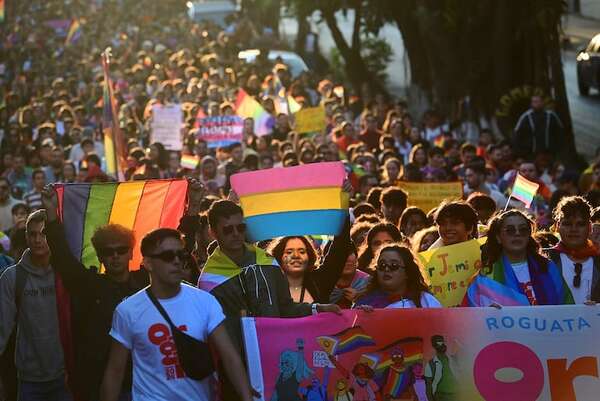 Marcha del Orgullo 2025: Somosgay invita a “caminar juntos para fortalecer nuestras vidas” - Nacionales - ABC Color
