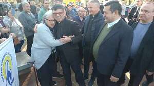 Sanjuaninos reciben al nuevo obispo de la diócesis de Misiones y Ñeembucú - Nacionales - ABC Color