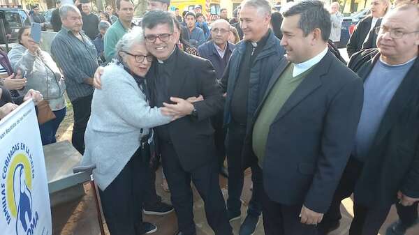 Sanjuaninos reciben al nuevo obispo de la diócesis de Misiones y Ñeembucú - Nacionales - ABC Color