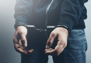 Condenan a ocho años de prisión a hombre que robó con machetillo en supermercado de Fernando de la Mora