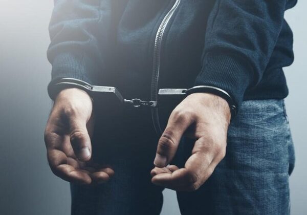 Condenan a ocho años de prisión a hombre que robó con machetillo en supermercado de Fernando de la Mora