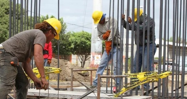 El desempleo de la OCDE se mantuvo en 4,9% en abril