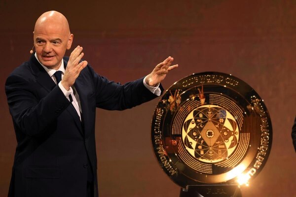 Versus / El Mundial de Clubes abre una "nueva era" para el fútbol, dice Infantino
