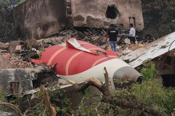 Hallan una grabadora de video del avión siniestrado de Air India - Mundo - ABC Color