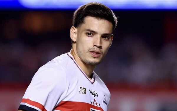 Versus / Bobadilla tuvo acción con el Sao Paulo horas después de declarar