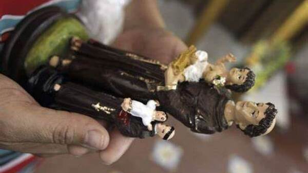 ¿Qué dice la Iglesia Católica de poner a San Antonio de cabeza?