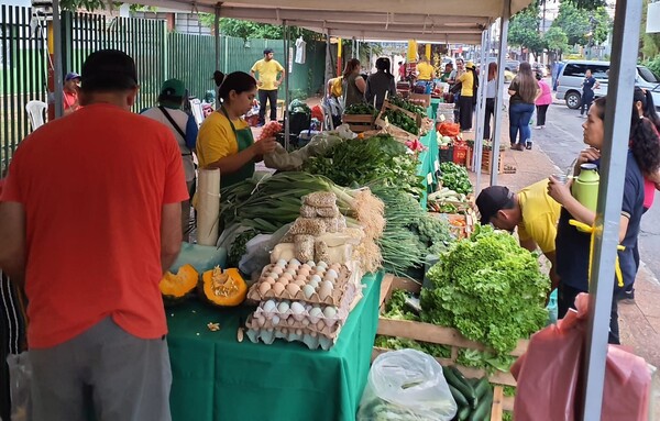 En previa del Día del Padre, ofertan productos del campo sin intermediarios, en San Lorenzo - .::Agencia IP::.