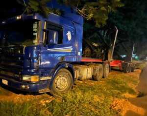 Camión mató a acompañante de motociclista en J. Augusto Saldívar
