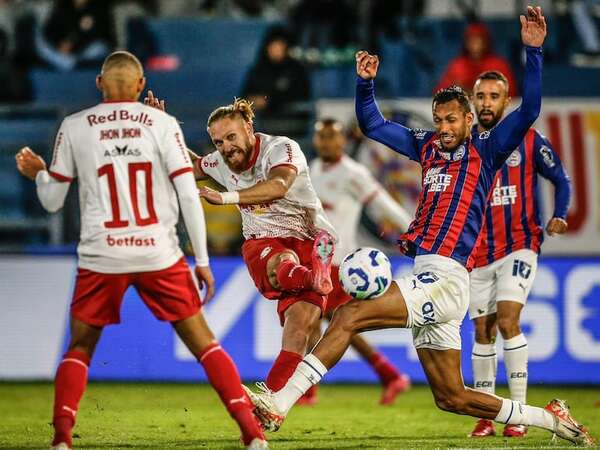 El Bragantino de Pitta perdió y no pudo escalar a la cima - Fútbol Internacional - ABC Color